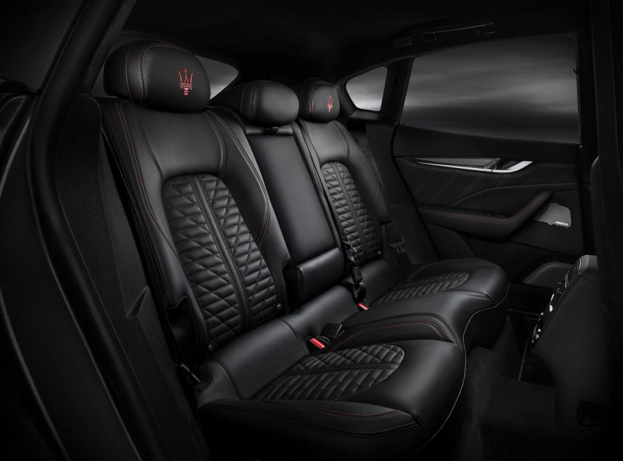 Интерьер Maserati Levante S Q4 GranSport 2018 года  (фото 45 из 59)